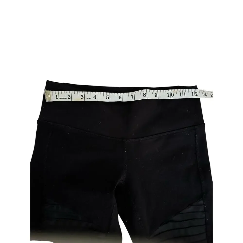 Alo Yoga Women's Moto Leggings size X- small black